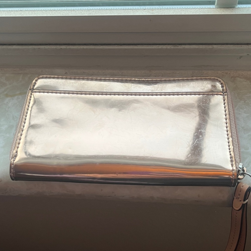 Coach East/West Mirror Rose Gold Metallic Wristlet - Picture 3 of 10